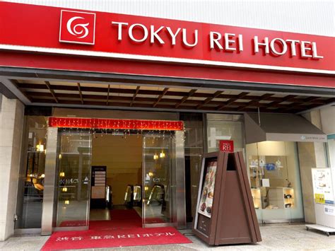 Apr 25, 2019 · Shibuya Tokyu REI Hotel offers 225 accommodations with slippers and hair dryers. Beds feature down comforters and premium bedding. 26-inch flat-screen televisions come with digital channels and pay movies. Bathrooms include shower/tub combinations with deep soaking bathtubs, bidets, and complimentary toiletries. 